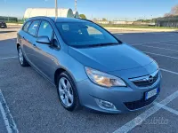 Usata Opel Astra 110 CV (80 kW) 2011 Grigio Station wagon