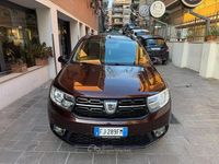 Usata Dacia Logan Lauréate 90 CV (66 kW) 2017 Rosso Station wagon