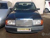 Usata Mercedes 190 105 CV (77 kW) 1988 Grigio Berlina