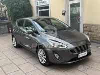 Usata Ford Fiesta Titanium 86 CV (63 kW) 2020 Grigio Utilitaria