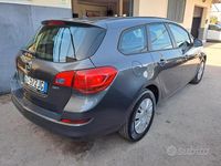Usata Opel Astra Sport 110 CV (80 kW) 2011 Grigio Station wagon