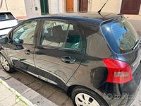 Usata Toyota Yaris 90 CV (66 kW) 2007 Nero Utilitaria