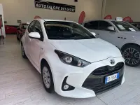 Usata Toyota Yaris 92 CV (67 kW) 2020 Super white Utilitaria