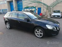 Usata Volvo V60 Summum 163 CV (119 kW) 2011 Nero Station wagon