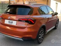 Usata Fiat Tipo Cross 131 CV (96 kW) 2022 Arancione Berlina