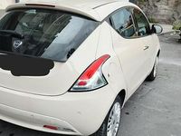 Usata Lancia Ypsilon 77 CV (56 kW) 2017 Bianco Utilitaria