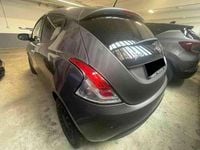 Usata Lancia Ypsilon Silver 69 CV (50 kW) 2022 Grigio Utilitaria