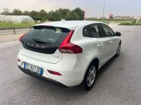 Usata Volvo V40 Momentum 120 CV (88 kW) 2016 Bianco Berlina
