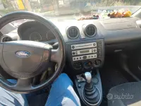 Usata Ford Fiesta 75 CV (55 kW) 2005 Utilitaria