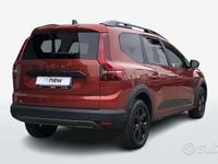 Usata Dacia Jogger Extreme 100 CV (73 kW) 2024 Bordeaux Monovolume
