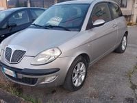 Usata Lancia Ypsilon 70 CV (51 kW) 2004 Grigio Utilitaria