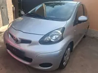 Usata Toyota Aygo Connect Style 68 CV (50 kW) 2011 Argento Utilitaria