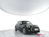 Begagnad Mini Cooper SD 170 HK (125 kW) 2017 Svart Halvkombi