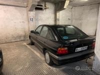 Usata Ford Escort 61 CV (44 kW) 1991 Nero Berlina
