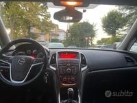 Usata Opel Astra 130 CV (95 kW) 2012 Nero Station wagon