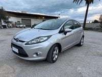 Usata Ford Fiesta Titanium 71 CV (52 kW) 2012 Grigio Berlina