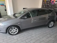 Usata Lancia Delta Platinum 120 CV (88 kW) 2012 Grigio Utilitaria