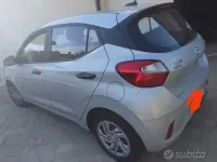 Usata Hyundai i10 67 CV (49 kW) 2023 Grigio Utilitaria