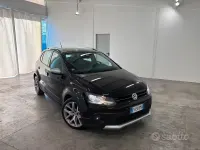 Usata VW Polo Cross Highline 90 CV (66 kW) 2017 Nero Utilitaria