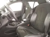 Usata Volvo XC40 150 CV (110 kW) 2019 Grigio SUV