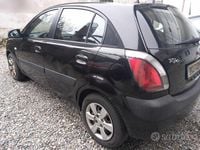 Usata Kia Rio 110 CV (80 kW) 2007 Nero Utilitaria