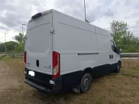 Usata Iveco Daily 145 CV (106 kW) 2015 Bianco Furgone
