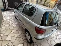 Usata Toyota Yaris 2002 Grigio Berlina