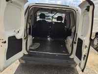 Usata Peugeot Bipper 75 CV (55 kW) 2011 Bianco Monovolume