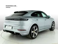 Usata Porsche Cayenne 470 CV (345 kW) 2024 Argento dolomite metallizzato SUV