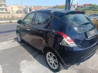 Usata Lancia Ypsilon 69 CV (50 kW) 2016 Blu Utilitaria