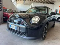 Usata Mini Cooper Favoured 204 CV (150 kW) 2024 Nero Utilitaria