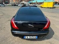 Usata Jaguar XJ Premium Luxury 275 CV (202 kW) 2015 Nero Berlina