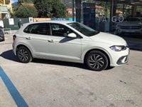 Usata VW Polo Life 95 CV (69 kW) 2024 Bianco Utilitaria
