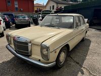 Usata Mercedes 200 95 CV (69 kW) 1972 Beige Berlina