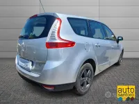 Usata Renault Scénic III Dynamique 110 CV (80 kW) 2011 Argento Monovolume