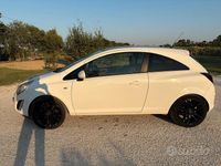 Usata Opel Corsa 75 CV (55 kW) 2011 Bianco Berlina