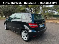 Usata Mercedes B200 140 CV (102 kW) 2009 Nero Monovolume
