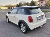 Usata Mini Cooper D 116 CV (85 kW) 2015 Beige Utilitaria