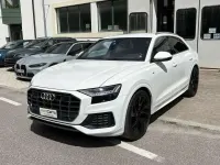 Usata Audi Q8 S-Line 286 CV (210 kW) 2022 Carraraweiß SUV