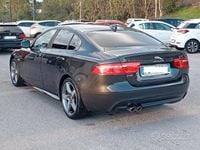Usata Jaguar XE Portfolio 179 CV (131 kW) 2016 Grigio Berlina
