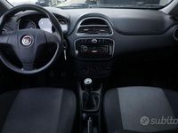 Begagnad Fiat Punto Easy 78 HK (57 kW) 2013 Vit Halvkombi