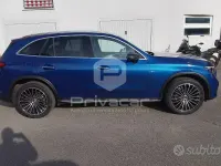 Usata Mercedes GLC300e AMG line 197 CV (144 kW) 2023 Blu Station wagon
