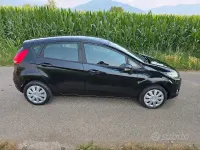 Usata Ford Fiesta 82 CV (60 kW) 2009 Nero Berlina