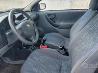 Usata Opel Corsa 75 CV (55 kW) 2002 Grigio Utilitaria