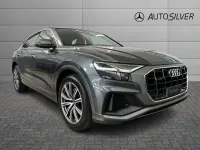 Usata Audi Q8 340 CV (250 kW) 2021 Grigio / metallizzato SUV