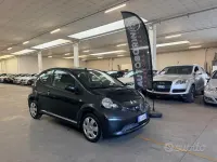 Usata Toyota Aygo Sol 68 CV (50 kW) 2005 Blu Utilitaria