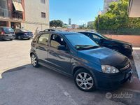 Usata Opel Corsa 65 CV (47 kW) 2005 Blu Utilitaria