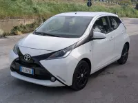 Begagnad Toyota Aygo X-wave 69 HK (50 kW) 2016 Vit Halvkombi