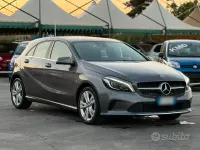 Gebraucht Mercedes A180 Premium 109 PS (80 kW) 2018 Grau Limousine