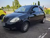 Gebraucht Lancia Ypsilon 60 PS (44 kW) 2008 Schwarz Kleinwagen